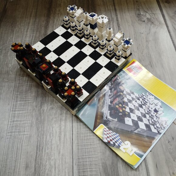 Lego Iconic Chess set 40174 w/ manual - Picture 1 of 6